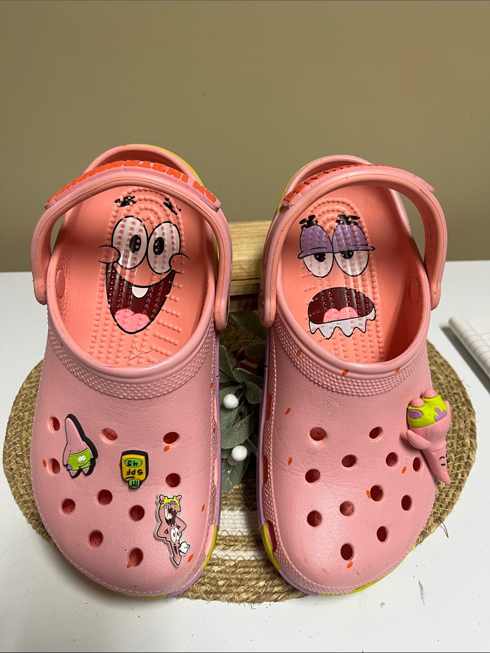 Crocs Sponge Bob SquarePants M(5) W(7) in good used condition.